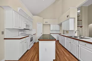 5819 Chatsworth Ct, Arlington, TX 76018 - Photo 11