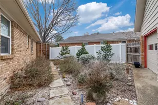 8518 Sweetwood Dr, Dallas, TX 75228 - Photo 21