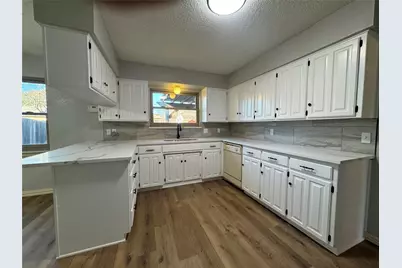 6921 Meadow Park, North Richland Hills, TX 76180 - Photo 7