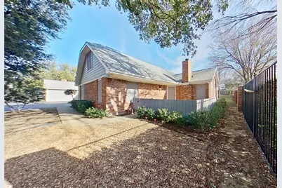 1004 Bridges Drive, Arlington, TX 76012 - Photo 3