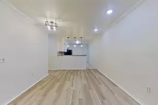 1004 Bridges Dr, Arlington, TX 76012 - Photo 11