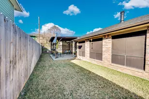 6504 Topaz Dr, Arlington, TX 76001 - Photo 29