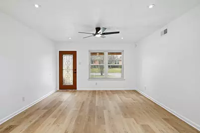 525 W Ridgewood Drive, Garland, TX 75041 - Photo 5