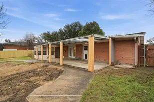 525 W Ridgewood Dr, Garland, TX 75041 - Photo 27