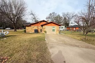 1226 Linkwood Ln, Lancaster, TX 75146 - Photo 19