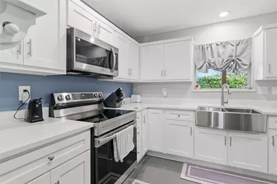 605 Plainview Drive, Mansfield, TX 76063 - Photo 9