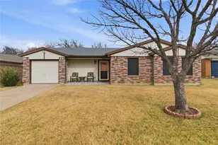 605 Plainview Dr, Mansfield, TX 76063 - Photo 1