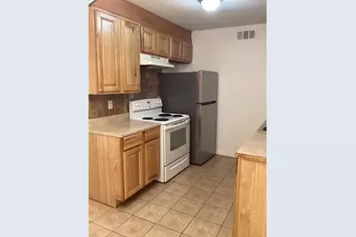 214 Locust Street S, Sulphur Springs, TX 75482 - Photo 11