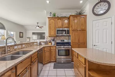 517 Acorn Court, Saginaw, TX 76179 - Photo 13