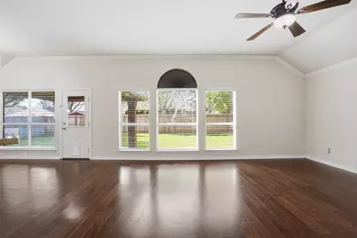 517 Acorn Court, Saginaw, TX 76179 - Photo 17