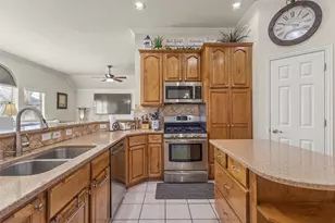 517 Acorn Ct, Saginaw, TX 76179 - Photo 11