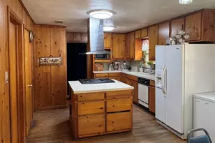 907 W Fordall St, Henderson, TX 75652 - Photo 5