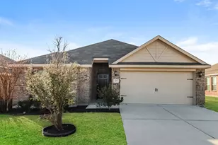 108 Magnolia Dr, Sanger, TX 76266 - Photo 1