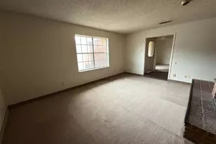 505 N Walnut Creek Dr, Mansfield, TX 76063 - Photo 5