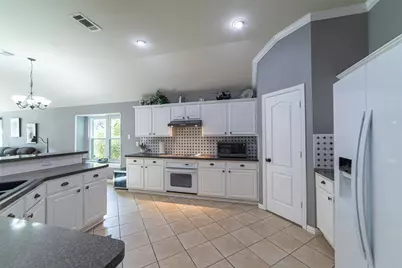 1706 Hollow Creek Court, Garland, TX 75040 - Photo 11