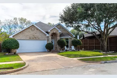 1706 Hollow Creek Court, Garland, TX 75040 - Photo 3