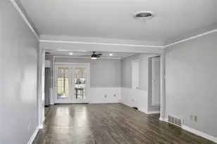 812 Jerry Ln, Bedford, TX 76022 - Photo 5