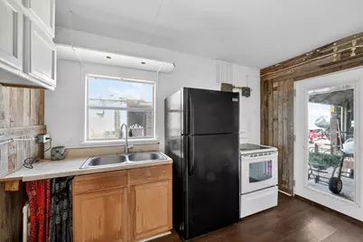 1604 Lyndale Drive, Ennis, TX 75119 - Photo 9