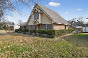 1604 Lyndale Dr, Ennis, TX 75119 - Photo 5