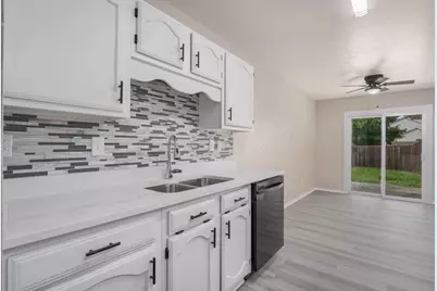 4500 Larner Street, The Colony, TX 75056 - Photo 9