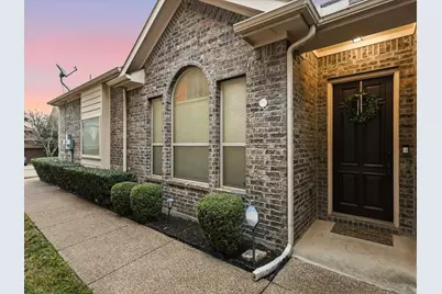 9136 Cottonwood Village Drive, Fort Worth, TX 76120 - Photo 3
