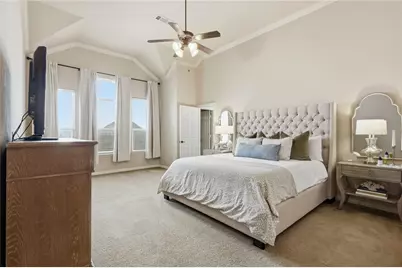 9136 Cottonwood Village Drive, Fort Worth, TX 76120 - Photo 11