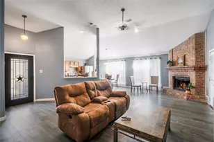 6404 Peggy Dr, Fort Worth, TX 76133 - Photo 3