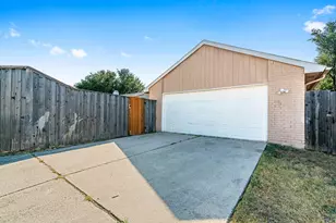 6816 Curry Dr, The Colony, TX 75056 - Photo 7