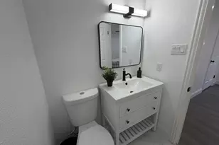 716 E Pecan St, Hurst, TX 76053 - Photo 9