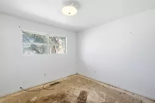 8701 Midway Dr, Woodway, TX 76712 - Photo 15