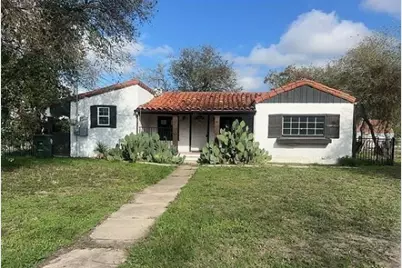 201 E 6th Street, Alice, TX 78332 - Photo 1