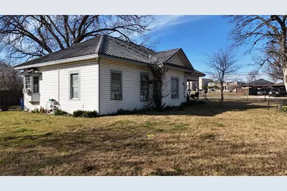 213 W Elred Street, Burleson, TX 76028 - Photo 21