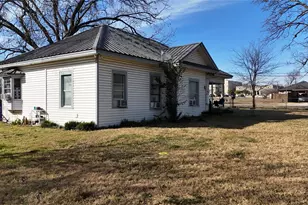 213 W Elred St, Burleson, TX 76028 - Photo 21