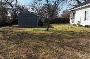 213 W Elred St, Burleson, TX 76028 - Photo 15