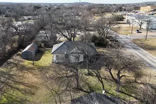 213 W Elred St, Burleson, TX 76028 - Photo 3