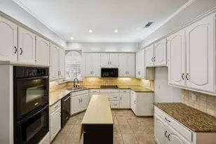 6502 Barclay Ln, Garland, TX 75044 - Photo 9