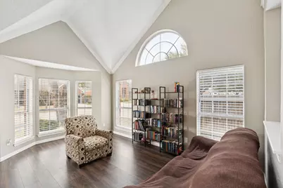 5809 Chatsworth Court, Arlington, TX 76018 - Photo 5