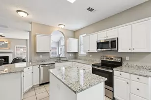 5809 Chatsworth Ct, Arlington, TX 76018 - Photo 13