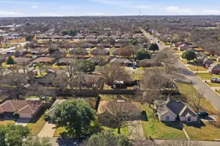 210 Maple Ln, Stephenville, TX 76401 - Photo 7