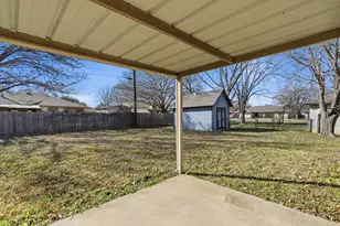 210 Maple Ln, Stephenville, TX 76401 - Photo 37