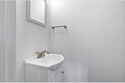 406 E Elm Street, Denison, TX 75021 - Photo 17