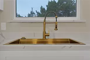 5620 Barkridge Dr, Granbury, TX 76048 - Photo 17