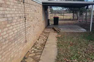 2135 40th St SE, Paris, TX 75460 - Photo 9