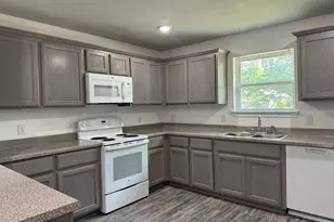 800 Sycamore St, Commerce, TX 75428 - Photo 1