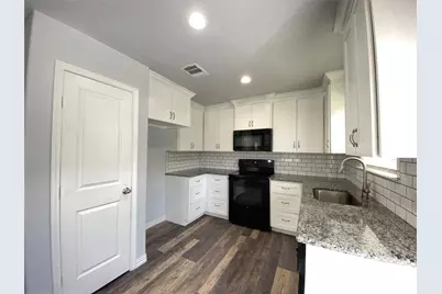 924 E Annie Street, Fort Worth, TX 76104 - Photo 11