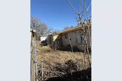 500 N Victory Street, Graham, TX 76450 - Photo 5