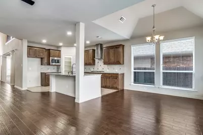 911 Melshire Drive, Garland, TX 75040 - Photo 5