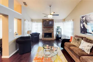 821 Meadowdale Rd, Arlington, TX 76017 - Photo 3