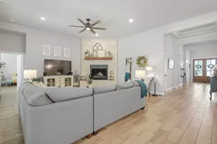 108 Southwood Dr, Burleson, TX 76028 - Photo 23