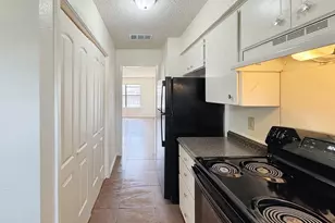 1024 Southmoor Dr, Arlington, TX 76010 - Photo 7